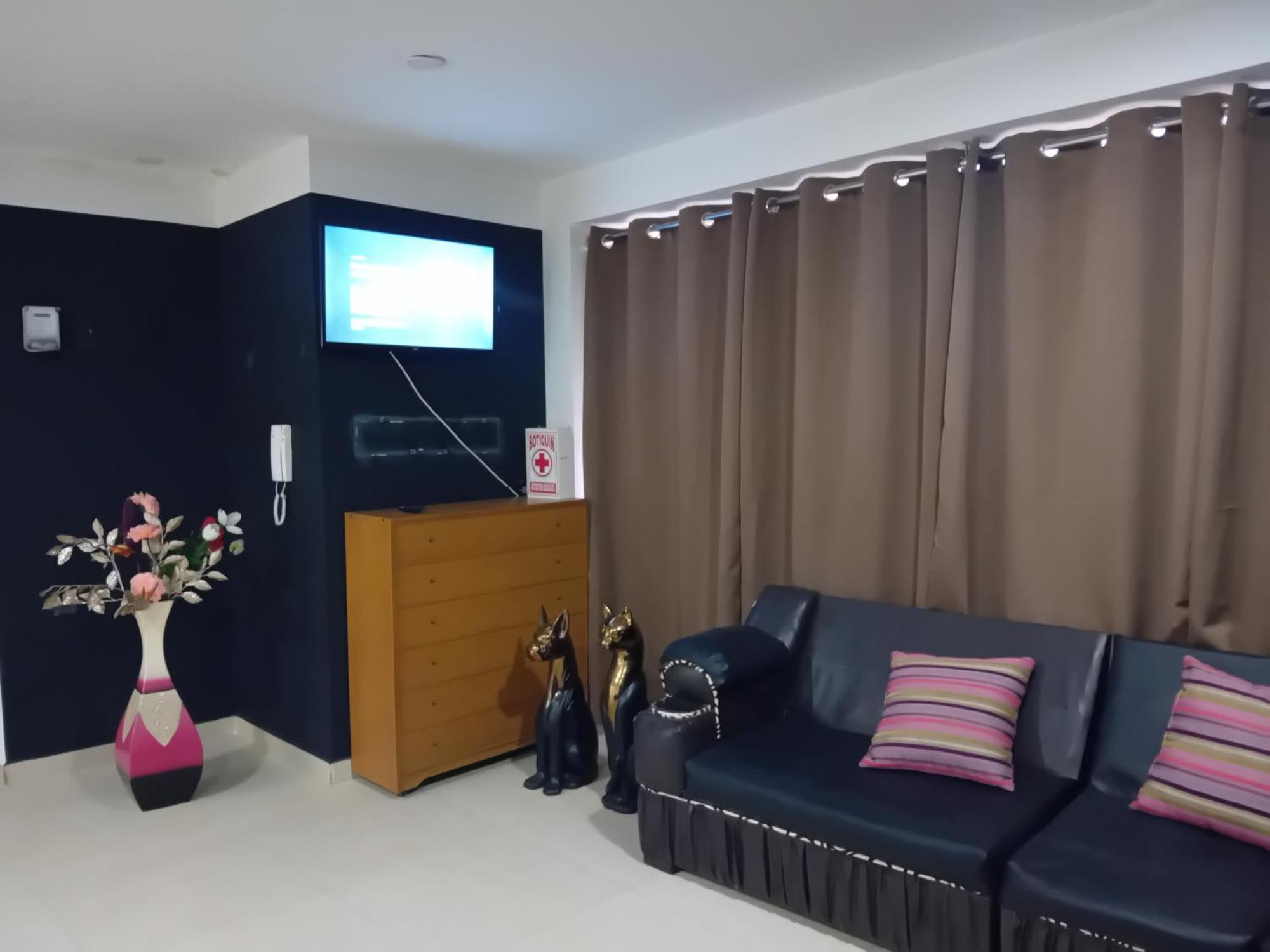Apartamento Departamento Con 2 Dormitorios, Cochera, Y Hasta 5 Huesped